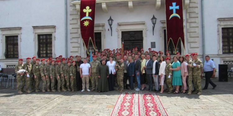 Дипломи урочисто вручили випускникам Тернопільського військового коледжу