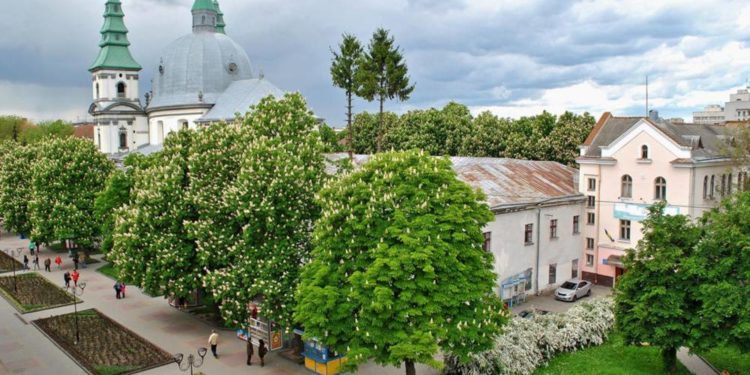 Тернополянка виступає проти руйнації пам’ятки архітектури у центрі міста