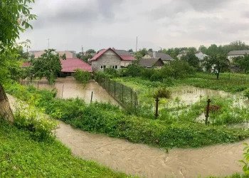 Рятувальники Тернопільщини борються з наслідками негоди (фото)