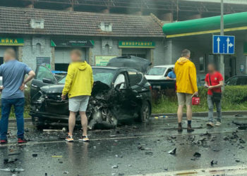 Жахлива автотроща у Тернополі, – 6 людей отримали травми, серед них двоє дітей