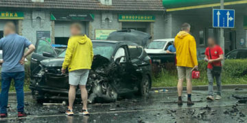 Жахлива автотроща у Тернополі, – 6 людей отримали травми, серед них двоє дітей