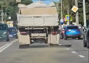 У Тернополі водій вантажівки забруднював центральну частину міста