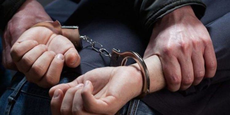 На Тернопільщині поліція затримала молодика, який обкрадав приватні будинки