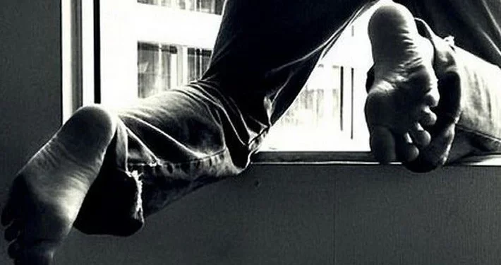 Чоловік випав з п’ятого поверху будівлі ТЦК