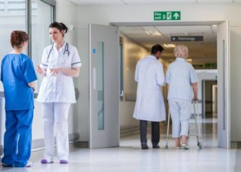 Попри протести медиків, у Тернополі об’єднають два медзаклади