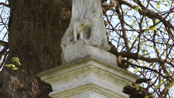 Польський інститут буде відновлювати старовинну скульптуру на Тернопільщині