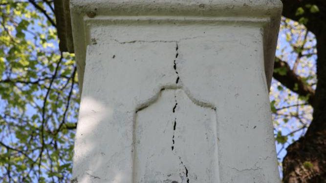 Польський інститут буде відновлювати старовинну скульптуру на Тернопільщині