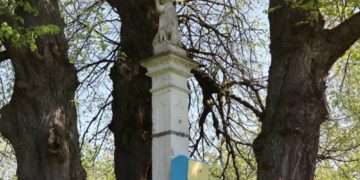 Польський інститут буде відновлювати старовинну скульптуру на Тернопільщині