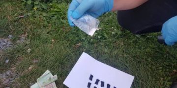 Поліція затримала неповнолітнього жителя Тернопільщини, який робив “закладки” з наркотиками