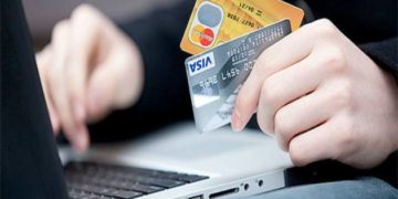 Юний тернополянин оформляв кредити на своїх знайомих та крав їхні гроші