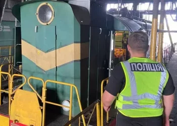 Зaтримaли прaцівників держaвного підприємствa нa Тернопільщині, які крaли дизпaливо з тепловозів