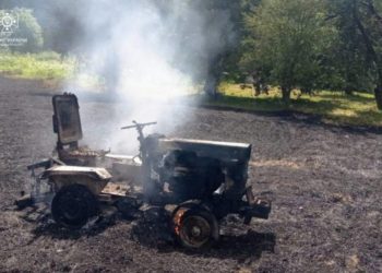 У пожежі на Тернопільщині згорів трактор та півтора гектара післяжнивних залишків