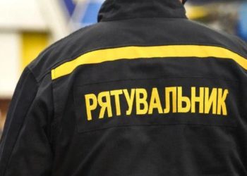 Рятувальники Тернопільщини спасли двох 90-річних пенсіонерів, які не могли вибратися з власного будинку