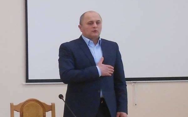 Заступник міського голови Бучача виїхав за кордон, а тоді подав заявку на звільнення