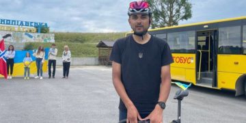 Міський голова норвезького міста проїхав 1800 кілометрів на велосипеді, щоб побачити Тернопільщину  