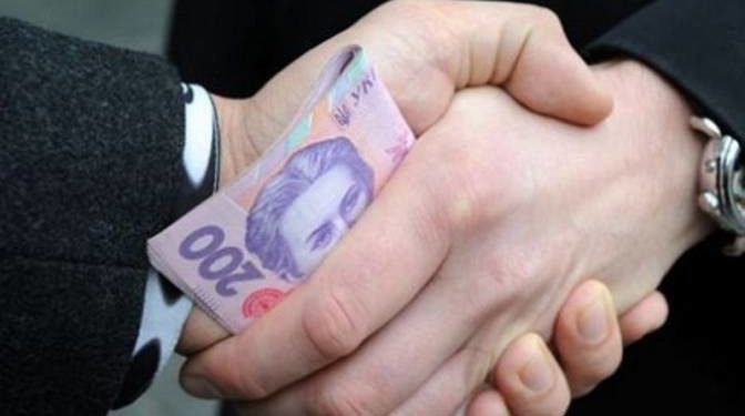 На Тернопільщині чоловік хотів відкупити дружину від штрафу за порушення ПДР