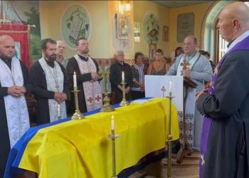 В громаді на Тернопільщині попрощалися з тридцятирічним воїном-сиротою, якого забрала війна