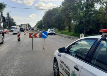 Найдовша вулиця Тернополя отримала нові дорожні знаки, водіям потрібно бути обачними