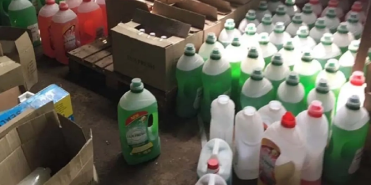 Товару на 20 млн грн: на Тернопільщини викрили нелегальне виробництво побутової хімії