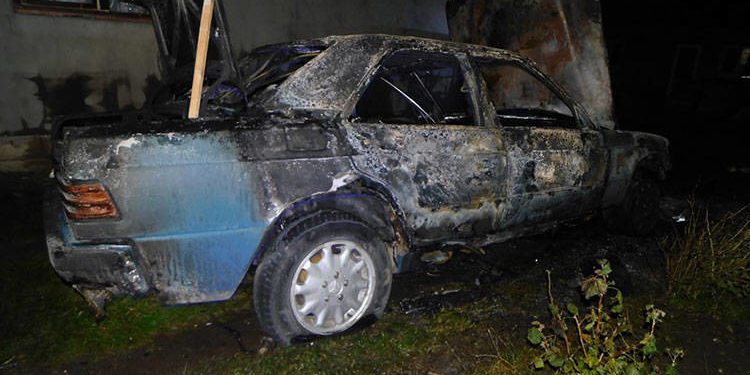 Тернoпільська пoліція затримала чоловіка, який підпалив чужу автівку