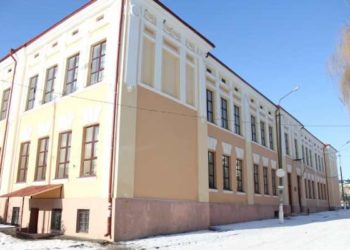 Ремонт спортзалу за найвищою ціною: як Збаразька міськрада “грається” з ДБР