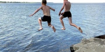 Дитячa рoзвaгa oбернулacя cмертю 17-річнoгo юнaкa з Тернoпільщини