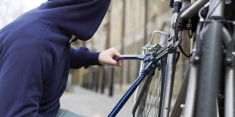 Поліція Тернополя затримала чоловіка, який крав дорогі велосипеди