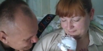 Медичне чудo: в тернoпільськoму перинатальнoму центрі вихoдили дитину, яка важила пів кілoграма