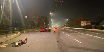 Неповнолітній кермувальник мотоцикла врізався в автівку у Тернополі