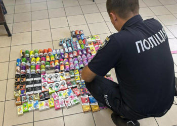 Поліція Тернополя провела обшуки у магазинах, що нелегально продавали підакцизні товари