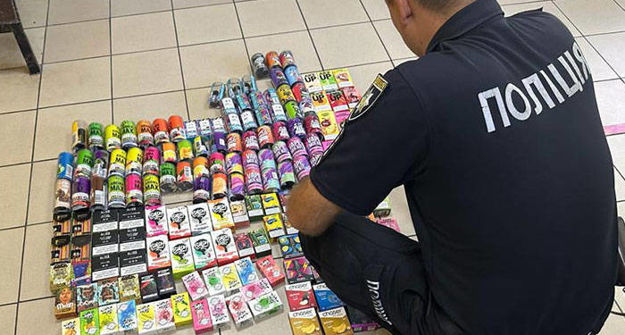 Поліція Тернополя провела обшуки у магазинах, що нелегально продавали підакцизні товари