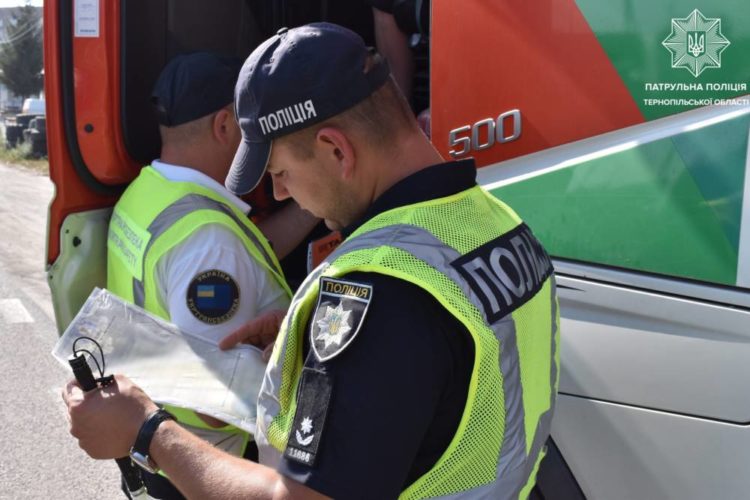 Патрульні Тернопільщини почали масштабні перевірки вантажних автомобілів