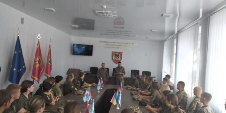 У Тернопільському коледжі відбувся допрем’єрний показ документального фільму про героїв України з Тернопільщини