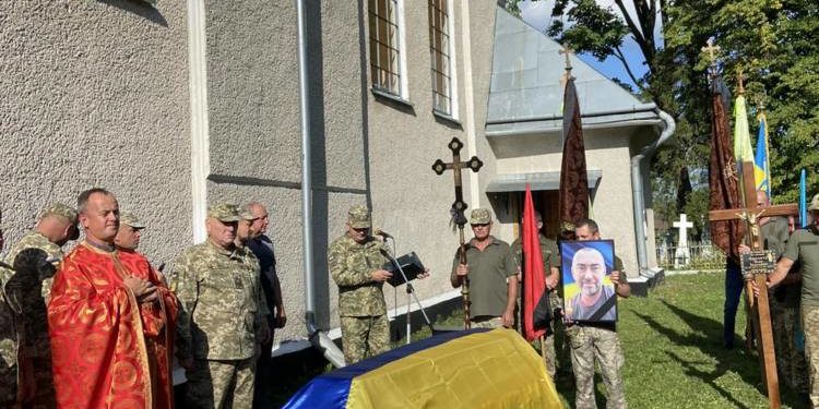 Небесне військо поповнив Герой з Тернопільщини: в Саранчуківській громаді поховали Івана Омелюту