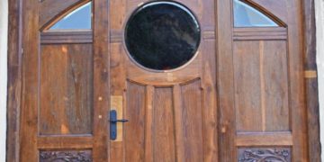 У місті на Тернопільщині почали реставрувати старовинні двері