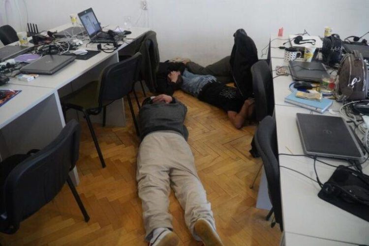 Поліція Тернополя викрила масштабний шахрайський кол-центр, де працювала молодь не старше 22 років