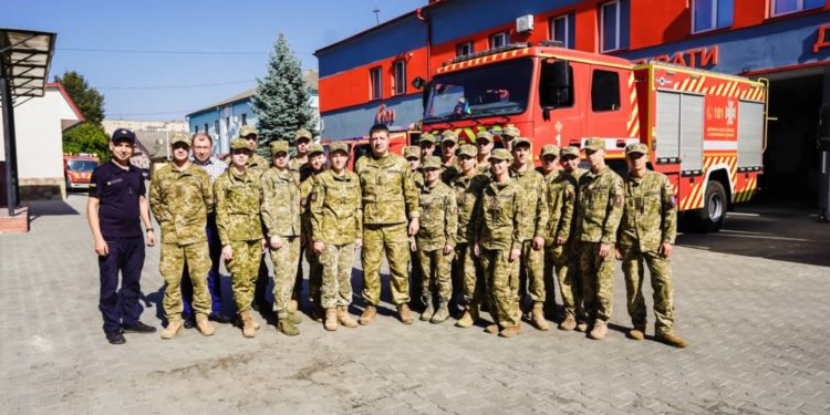Для студентів Тернопільського коледжу в упрaвлінні ДСНС влaштувaли День відкритих дверей