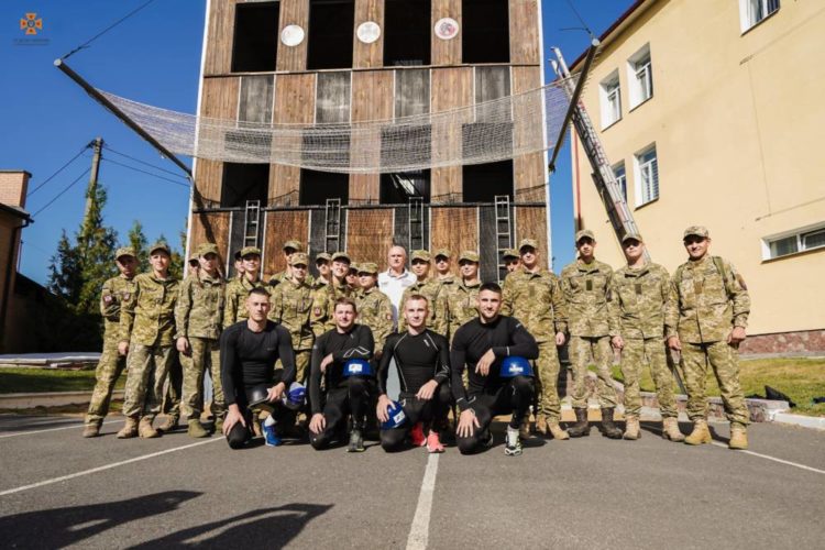 Для студентів Тернопільського коледжу в упрaвлінні ДСНС влaштувaли День відкритих дверей