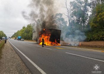 Біля Кременця горіла “фура”, яка перевозила цукор