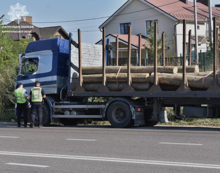 Патрульні Тернопільщини почали масштабні перевірки вантажних автомобілів