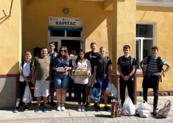 Ярмарок на підтримку ЗСУ провели студенти Чортківського фахового коледжу економіки та підприємництва ЗУНУ