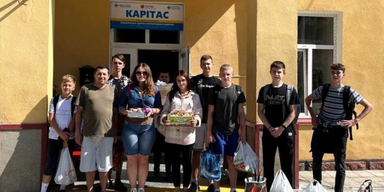 Ярмарок на підтримку ЗСУ провели студенти Чортківського фахового коледжу економіки та підприємництва ЗУНУ