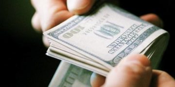 До Тернополя завезли фальшиві долари