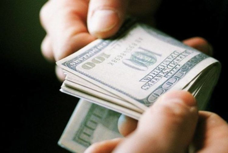 До Тернополя завезли фальшиві долари