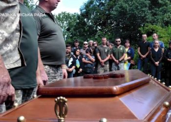 Поховала чужого сина: на Тернопільщині жінка шукає справедливості для своєї дитини