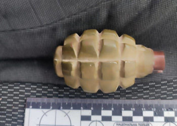 Поліцейські Тернопільщини знайшли вибухівку в салоні автівки, яку зупинили за порушення ПДР