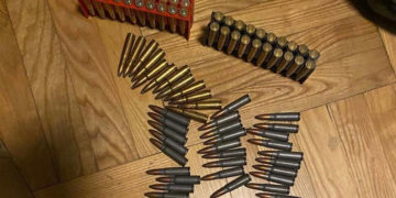 Поліція провела обшуки у жителя Тернополя та вилучила дві бойові гранати й автомат