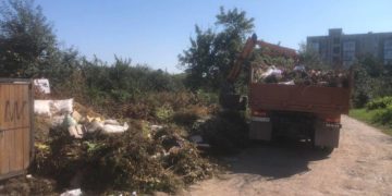 Стихійне сміттєзвалище в центрі міста: влада Бучача почала виправляти власні недопрацювання