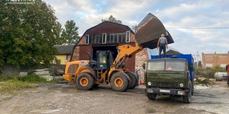 В пожежі на Тернопільщині згоріло понад 5 тисяч кілограмів соняшникових пелетів