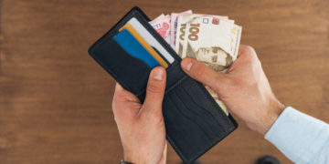 24-річний молодик з Тернопільщини пограбував автівку, яка зупинилася на АЗС